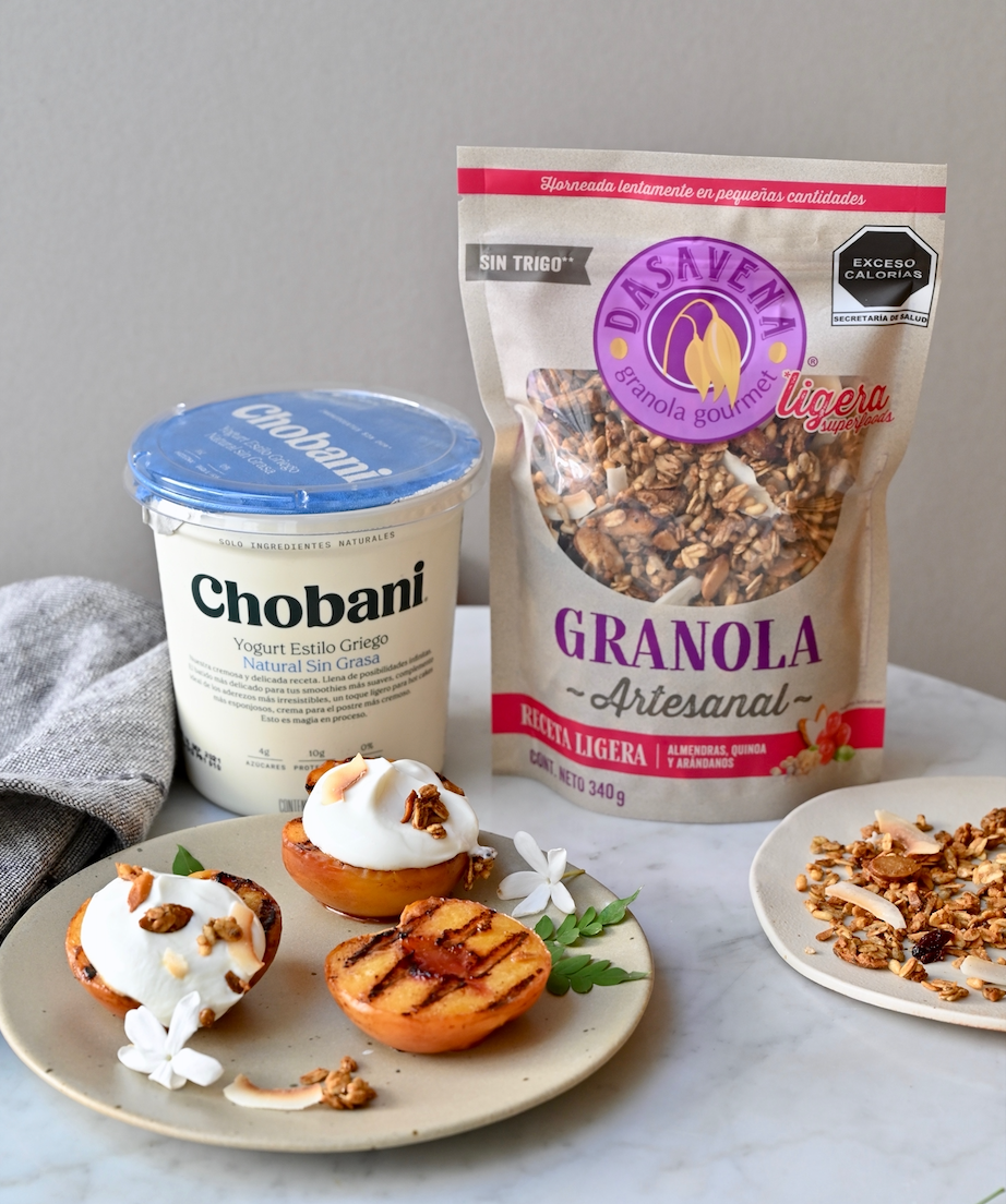 Duraznos Asados con Yogurt